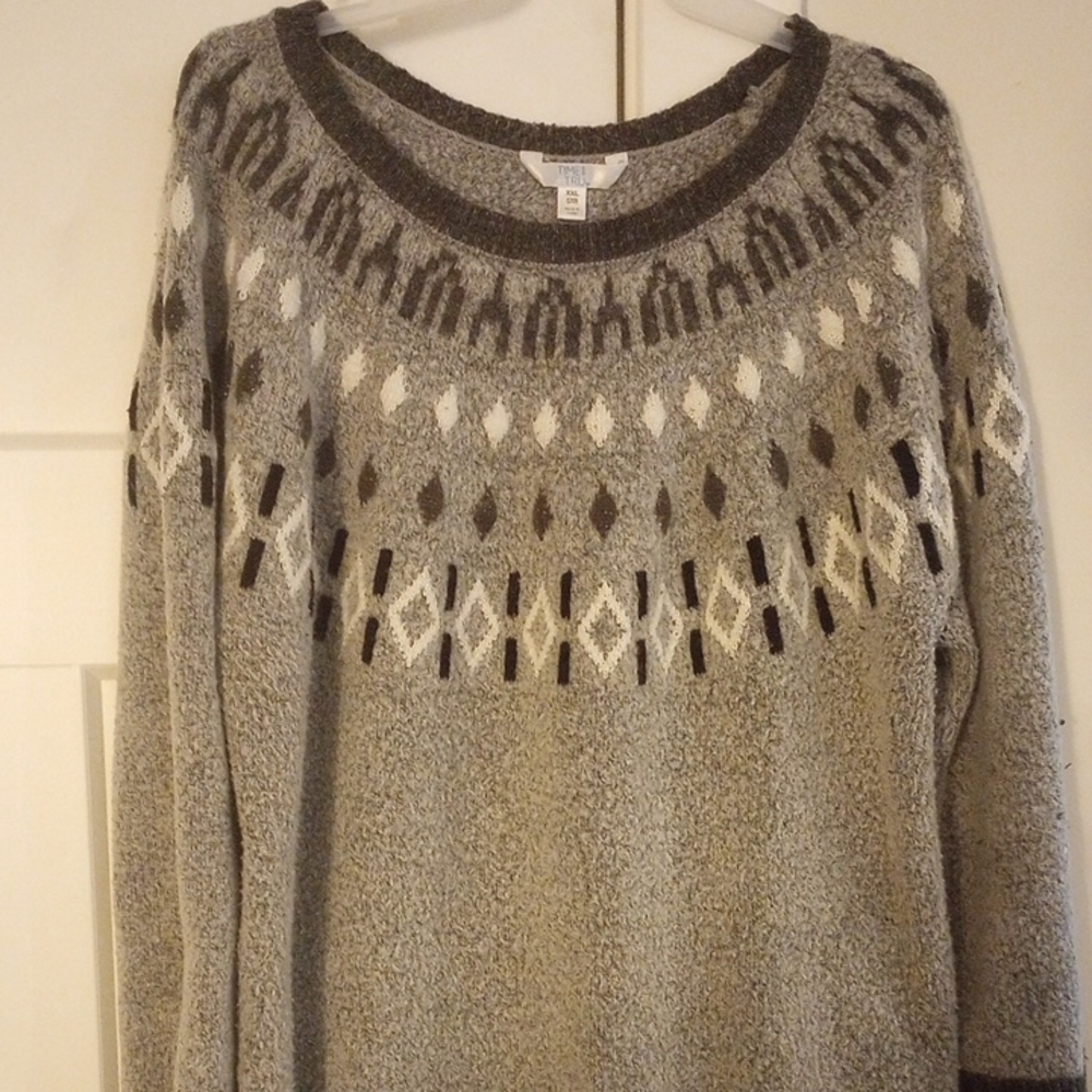 Time and Tru Gray and Cream Patterned Sweater